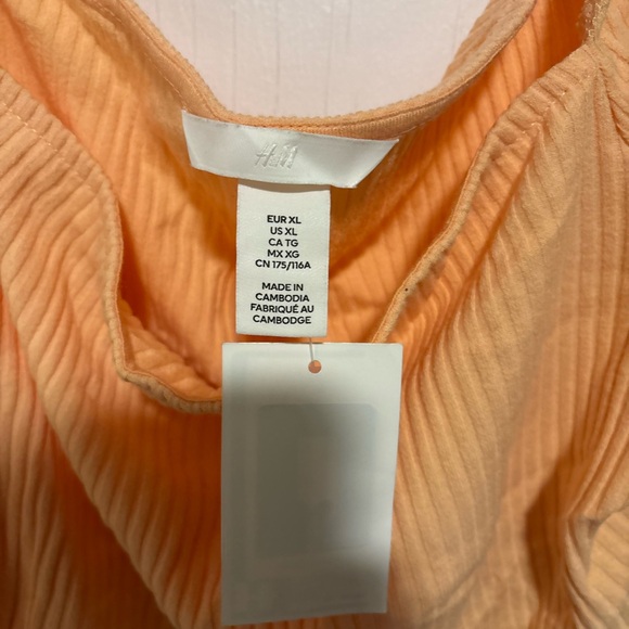 H&M White Puff Sleeve Crop Top Sweetheart Neckline Smocked Blouse NWT - Picture 3 of 3